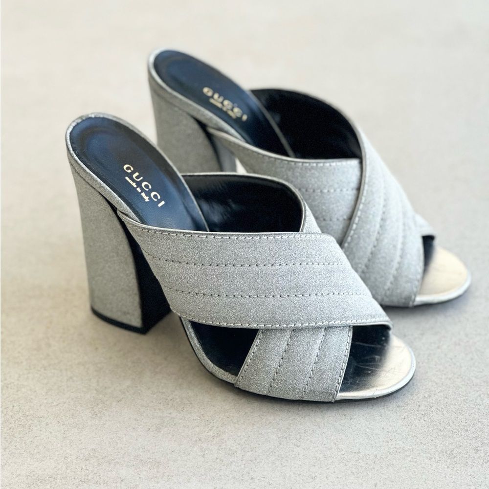 Gucci Webby Mules EU 38.5 US 8.5 Silver Glitter Block
Heel Criss Cross Sandals